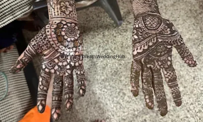 Amudha Saree Prepleating Mehndi